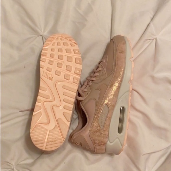 Pink nike air max’s - Picture 3 of 8